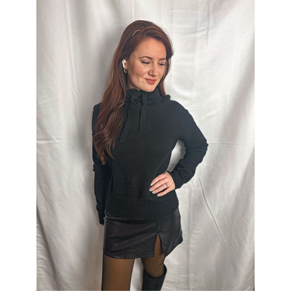 Universal Thread Sweatshirt - Picture 10 of 12